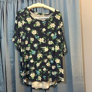 Lane Bryant Navy Floral Short Sleeve Top